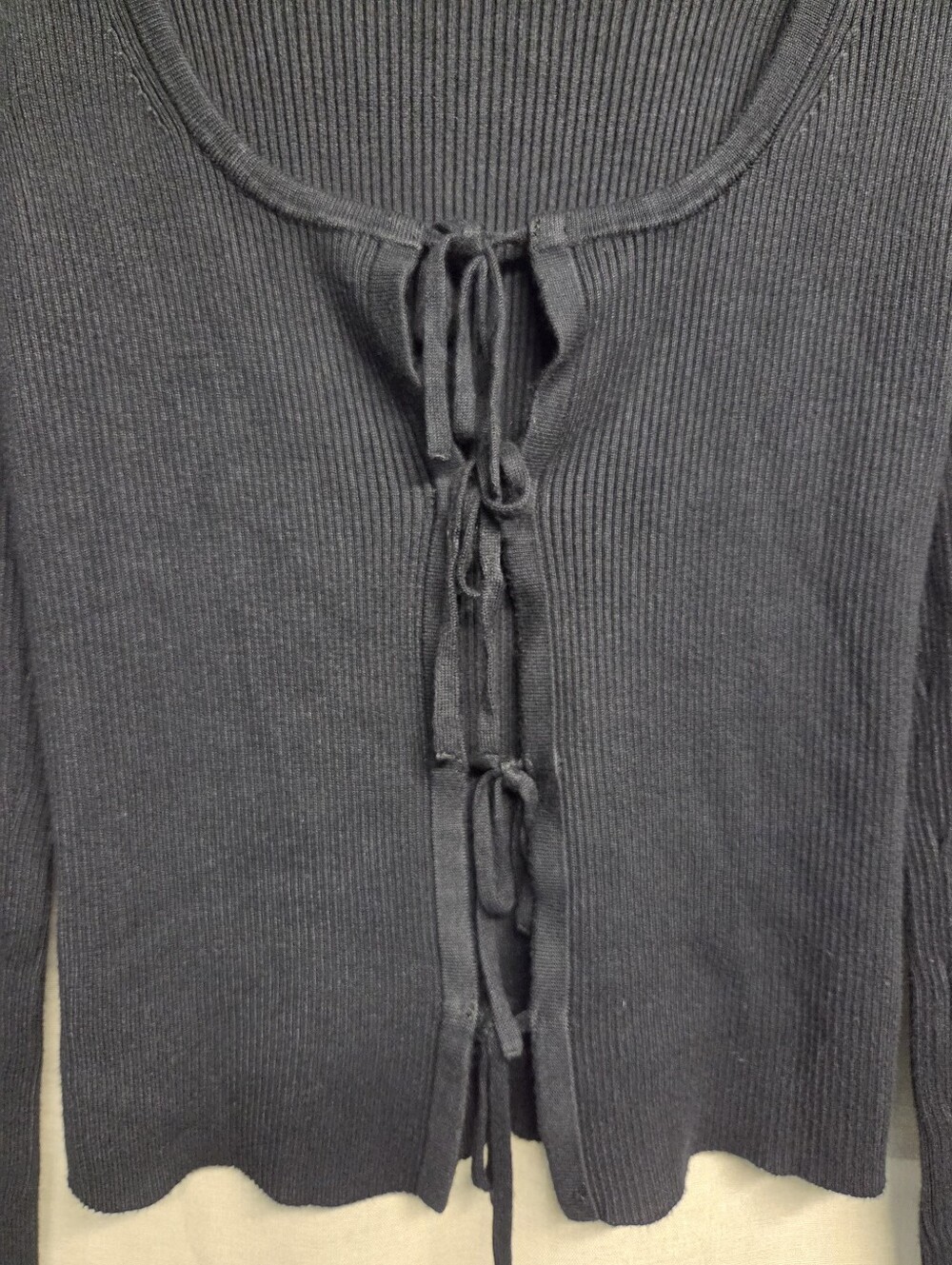 Abercrombie & Fitch Black Ribbed Tie-Front Cardigan - Picture 2 of 9